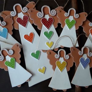 Keramický anjel farebné srdiečka handmade keramika